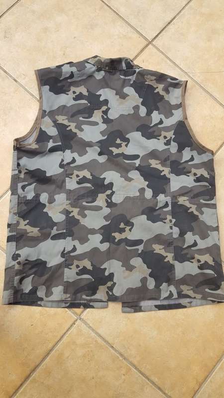 modified scarce Moz FADM Navy size 8 (XXL) previously damaged jacket converted into a "gillet" vest