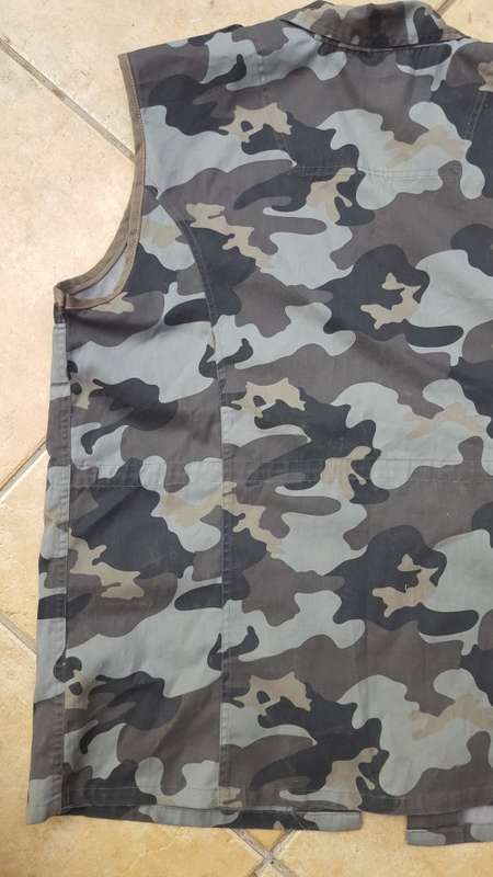 modified scarce Moz FADM Navy size 8 (XXL) previously damaged jacket converted into a "gillet" vest