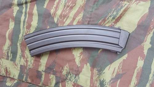 old SADF era issue 50 rd magazine for R4 rifle (also fits R5 and LM4 & LM5) in new unused condition