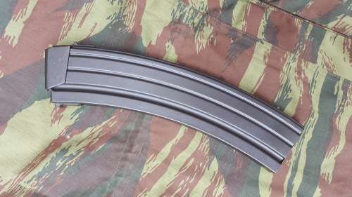 old SADF era issue 50 rd magazine for R4 rifle (also fits R5 and LM4 & LM5) in new unused condition