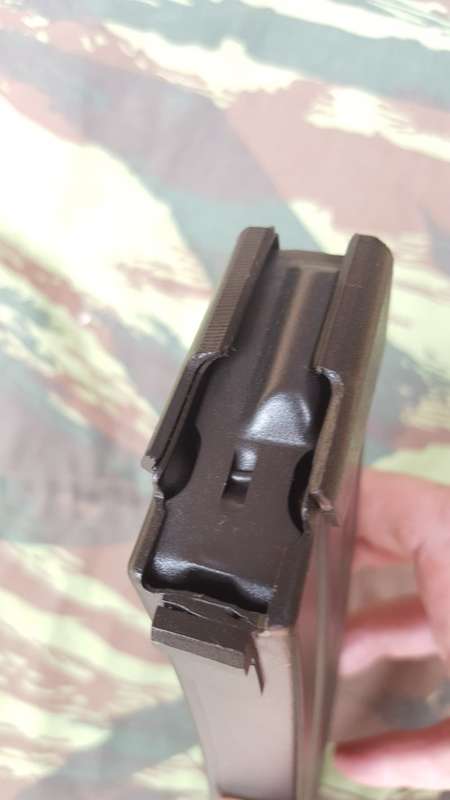 old SADF era issue 50 rd magazine for R4 rifle (also fits R5 and LM4 & LM5) in new unused condition