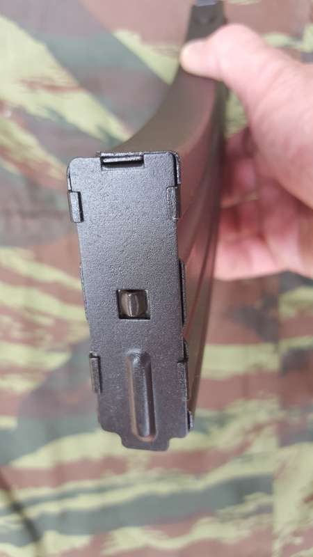 old SADF era issue 50 rd magazine for R4 rifle (also fits R5 and LM4 & LM5) in new unused condition