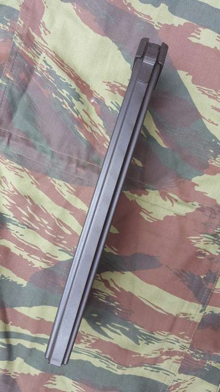 old SADF era issue 50 rd magazine for R4 rifle (also fits R5 and LM4 & LM5) in new unused condition