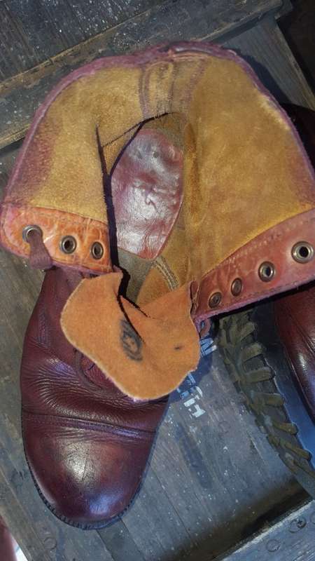 lovely used condition pair of UDF/ SADF era red leather size 11 UK combat boots - good wearable cond