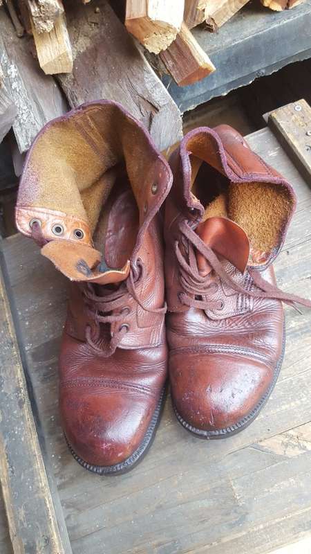 lovely used condition pair of UDF/ SADF era red leather size 11 UK combat boots - good wearable cond