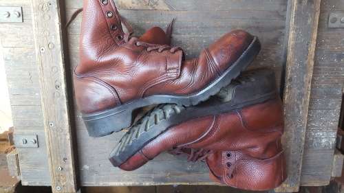 lovely used condition pair of UDF/ SADF era red leather size 11 UK combat boots - good wearable cond