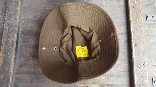 new unused small (51cm) size (kiddies?) SADF era nutria field-dress `boshoed` short brim bush-hat