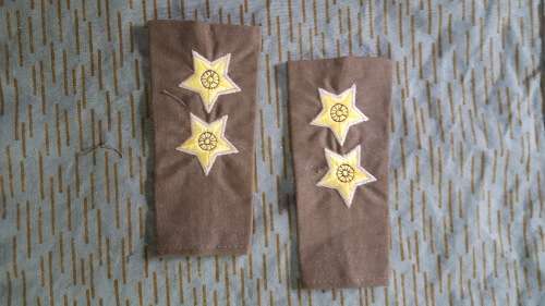 pair of unused SADF era Pvt purchase Lt officer`s rank slides in nutria for field-dress (large yello
