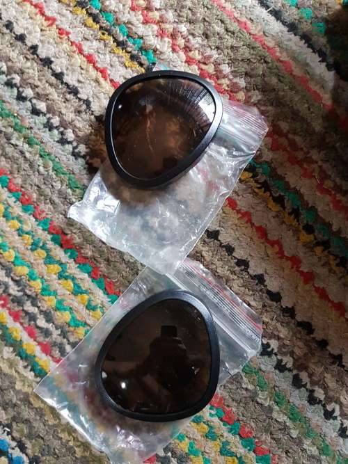 pr unused (no scratches) SM-90 gas mask SADF era issue dark `sunglasses` protective clip-on lenses