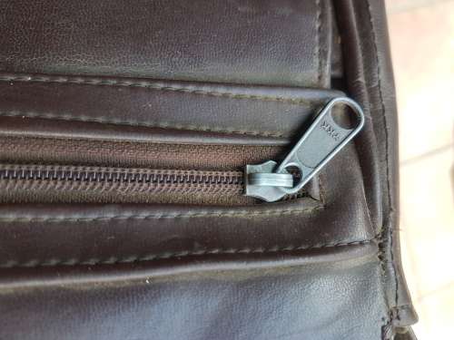 scarce original SADF era Female issue handbag - dark brown vinyl (faux leather) - no damage one zip