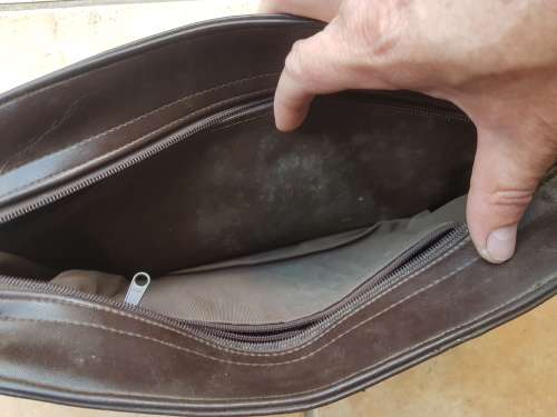 scarce original SADF era Female issue handbag - dark brown vinyl (faux leather) - no damage one zip