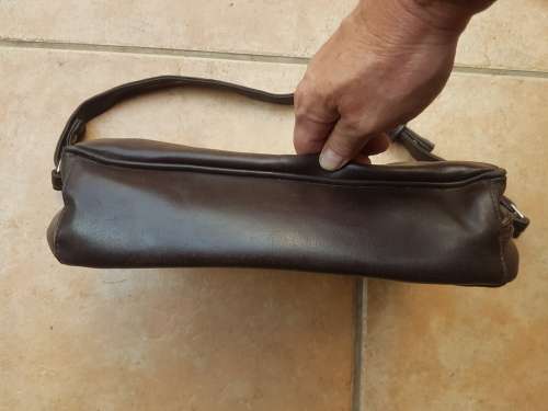 scarce original SADF era Female issue handbag - dark brown vinyl (faux leather) - no damage one zip