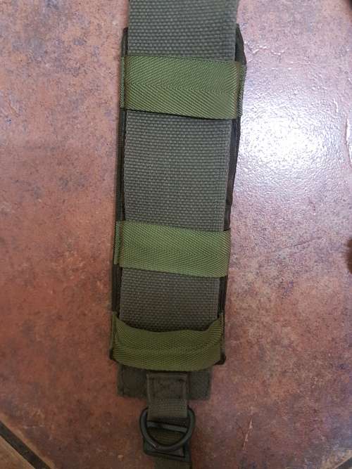 unused & new & clean pair of Niemoller olive green nylon loose padded shoulder pads (SADF era) Recce
