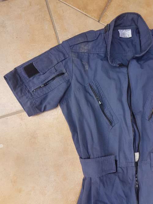 good used condition Medium (size 107cm) navy blue s/sleeve one-piece flight suit no holes