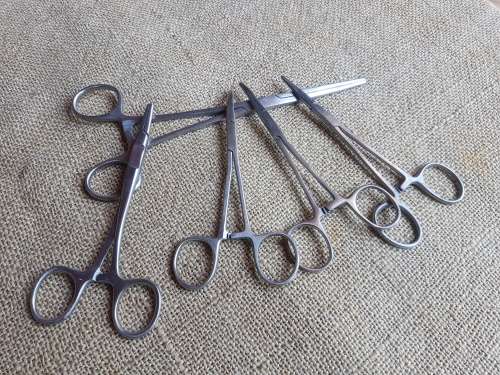 Five piece job-lot of SADF era type used s/steel medical instruments for medic/Dr. good for display