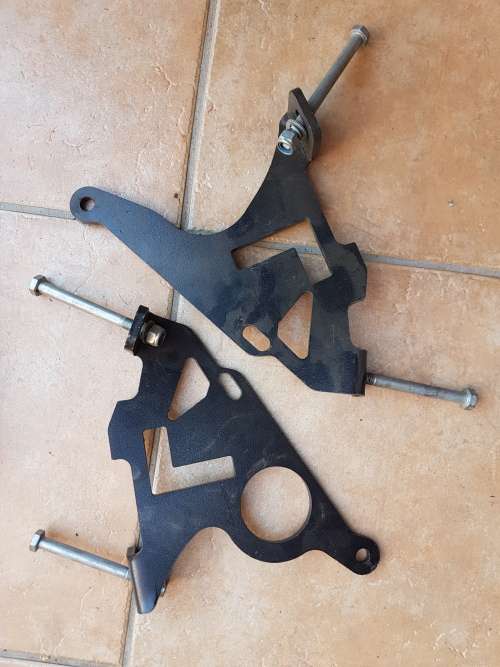 replacement original Front Runner pair front bash-plate Landy 110 brackets with bolts  new & unused
