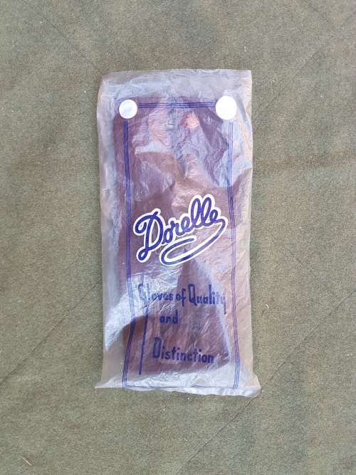 SADF era nutria brown leather Officers parade gloves - not worn, new in very good & unused condition