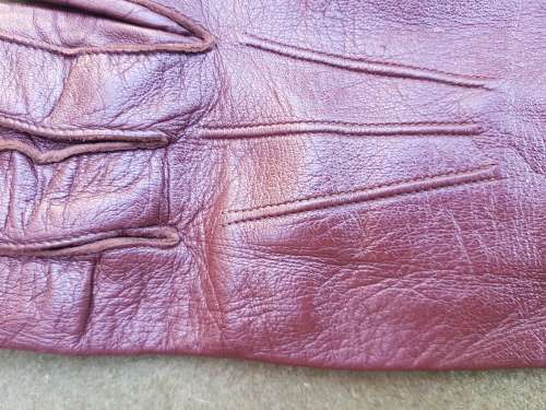 SADF era nutria brown leather Officers parade gloves - not worn, new in very good & unused condition