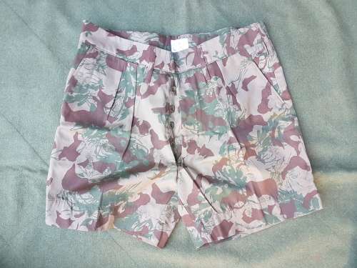 scarce and rarely seen new & unused (unworn) SAP era camo field-dress shorts - waist 97cm