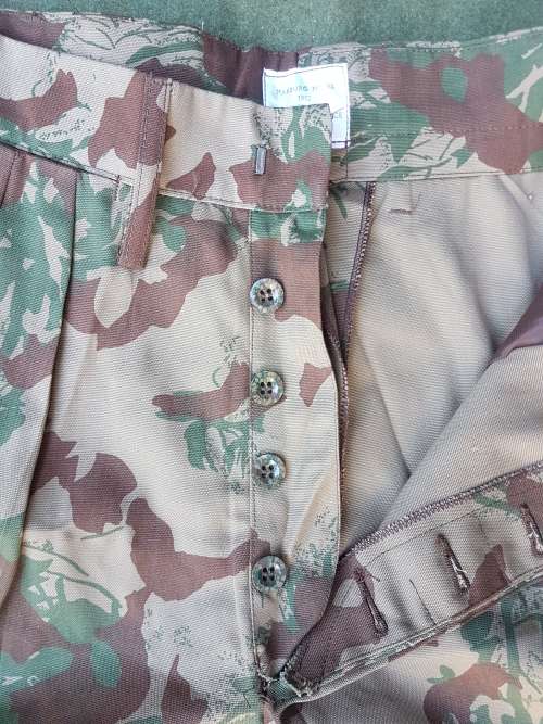 scarce and rarely seen new & unused (unworn) SAP era camo field-dress shorts - waist 97cm