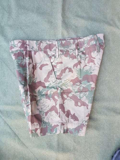 scarce and rarely seen new & unused (unworn) SAP era camo field-dress shorts - waist 97cm