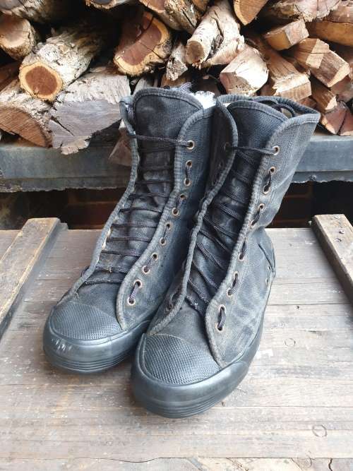 Rhodesian army used black `Clandestines` canvas anti-tracking boots very good used condton size UK 8