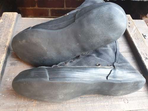 Rhodesian army used black `Clandestines` canvas anti-tracking boots very good used condton size UK 8