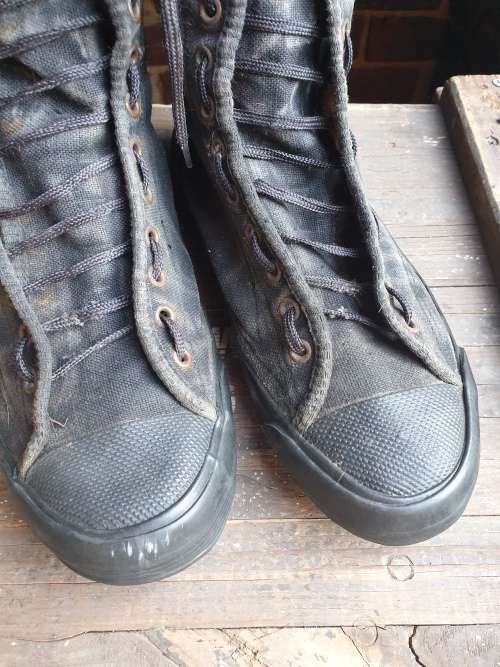 Rhodesian army used black `Clandestines` canvas anti-tracking boots very good used condton size UK 8