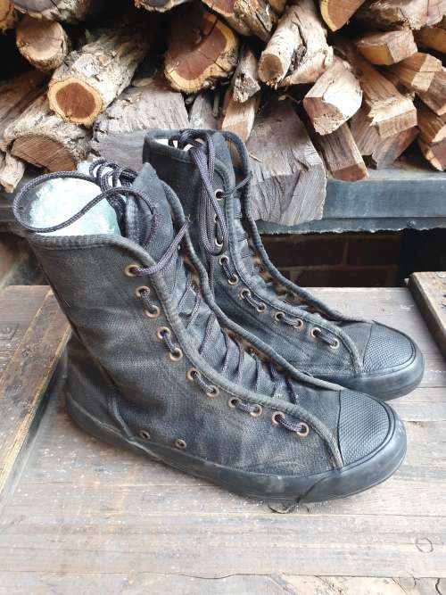 Rhodesian army used black `Clandestines` canvas anti-tracking boots very good used condton size UK 8