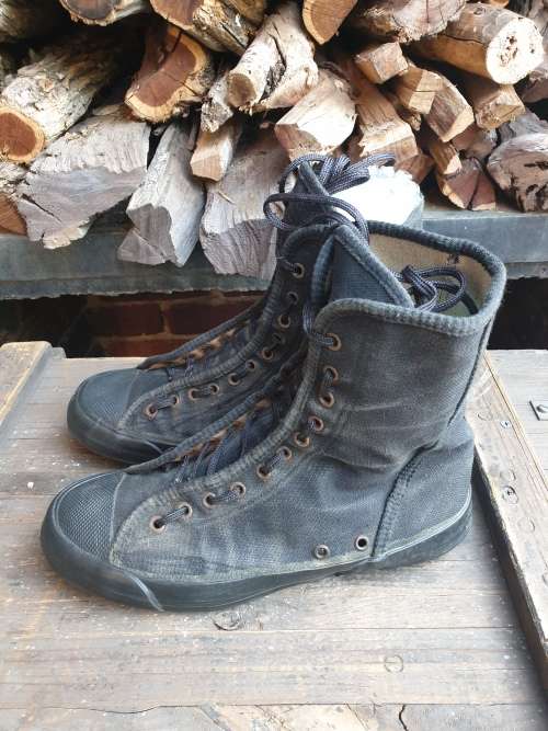 Rhodesian army used black `Clandestines` canvas anti-tracking boots very good used condton size UK 8