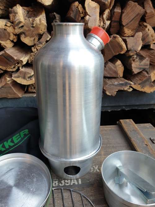 Camping 1lt alluminium Ghillie kettle with all parts & carry bag no damage (boils water FAST)