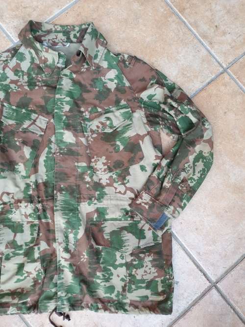 Original SAP bushwar era 1st patt bush-jacket size large (measures 60cm) no damage (no liner) no sta