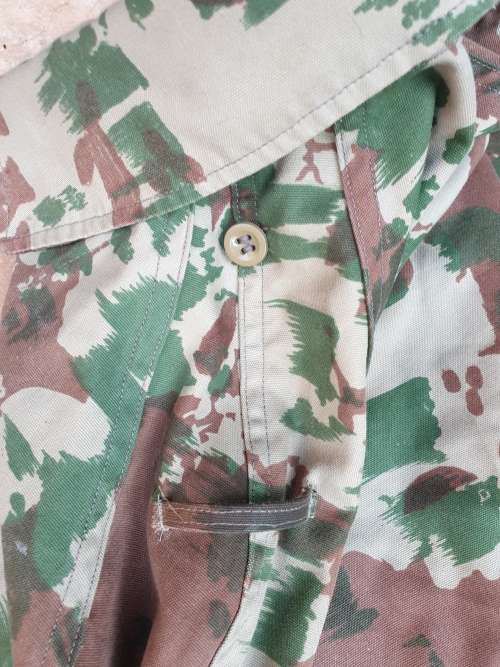 Original SAP bushwar era 1st patt bush-jacket size large (measures 60cm) no damage (no liner) no sta