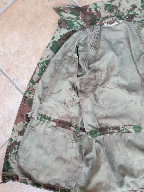 Original SAP bushwar era 1st patt bush-jacket size large (measures 60cm) no damage (no liner) no sta