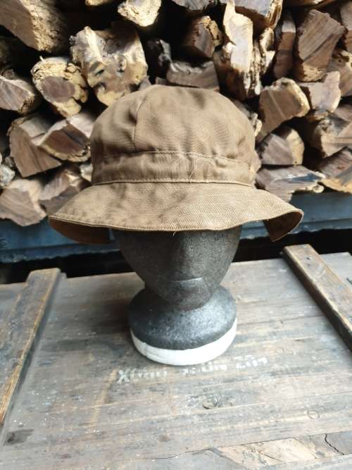 scarce & rarely seen SWA/ Angola bushwar era SAAF pilots/aircrew E&E vest issued nutria bushhat