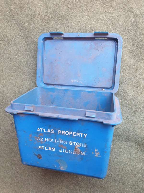 scarce & uncommon ATLAS aviation small plastic technical spares storage box blue with lid & markings