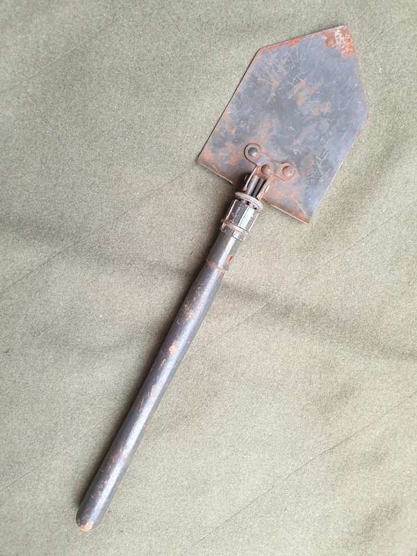 SADF SWA/Angola borderwar period 32 Bn/UNITA used entrenching tool/spade complete used conditIon