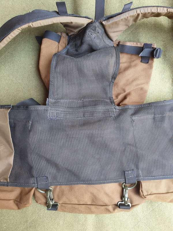 near mint orginal unused SWATF era issue nutria R1 mag type 1 patt 83 battle jacket removable panel