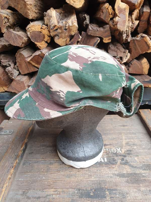 original Zim Army post indep dry season lizard camo flap-cap large sze 60cm used condton good colour