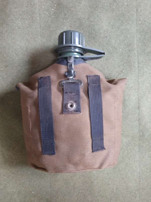 rarely seen SADF era dd 1994/5 nutria patt 83 type 1lt canteen pouch & water-bottle & fire-bucket