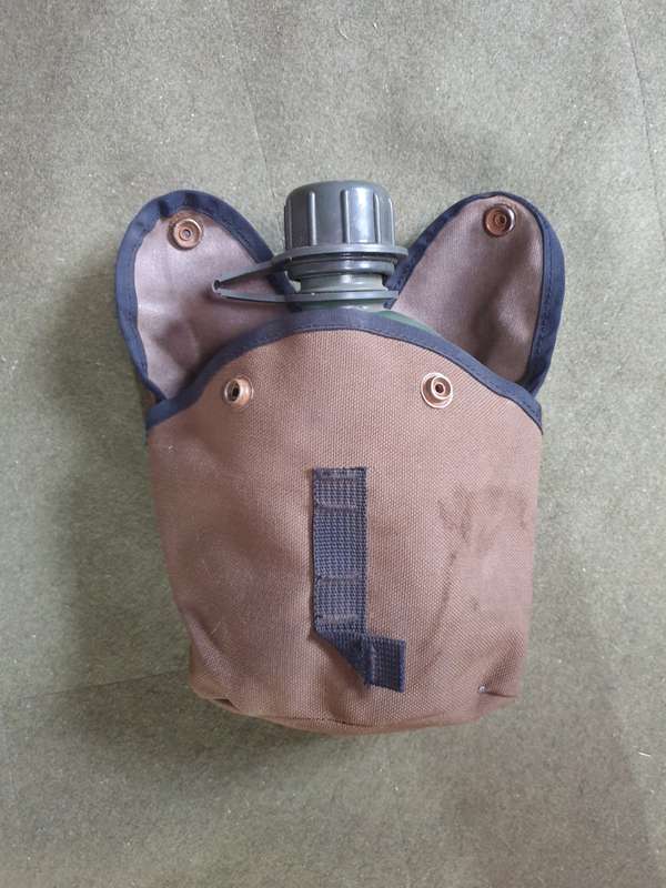 rarely seen SADF era dd 1994/5 nutria patt 83 type 1lt canteen pouch & water-bottle & fire-bucket