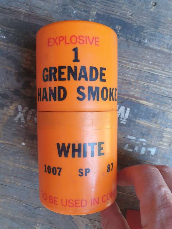 original SADF type SWA/Angola bushwar era issue 2 piece plastic canister WHiTE smoke grenade dd 87