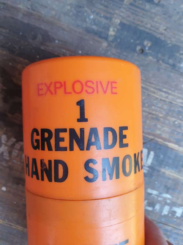 original SADF type SWA/Angola bushwar era issue 2 piece plastic canister WHiTE smoke grenade dd 87