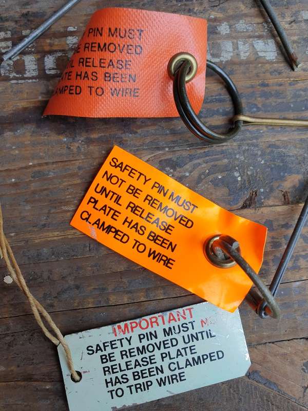 5 piece job-lot of original SADF era SWA/Angola bushwar era small ammo safety pins & tags all differ