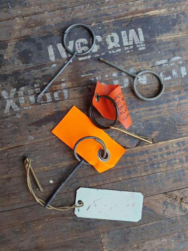 5 piece job-lot of original SADF era SWA/Angola bushwar era small ammo safety pins & tags all differ