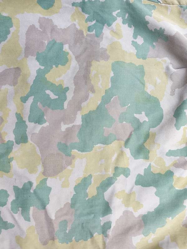 original & scarce 7 rarely seen original 1st type Hunter Group (commercial) camo jacket medium size