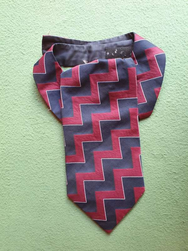 original GUNNERS SADF era SA Artillery ceremonial dress cravat in good used & clean condition