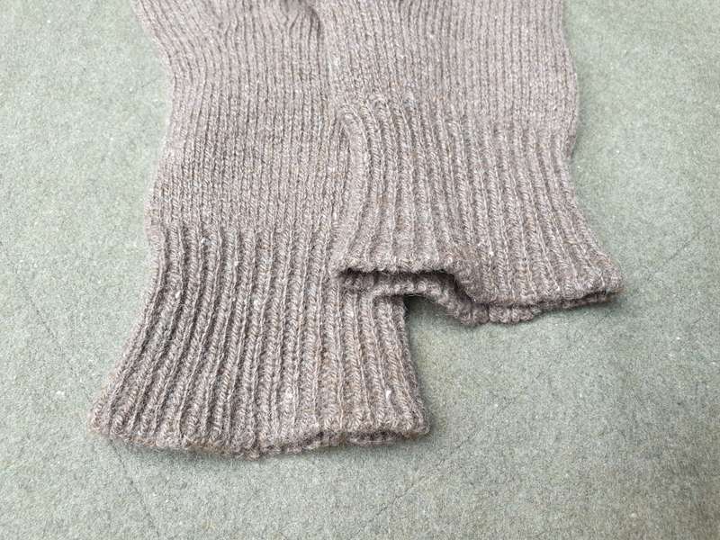 pair original UDF/ SADF 1960s issue brown nitted woolen mittens/ gloves in good condition