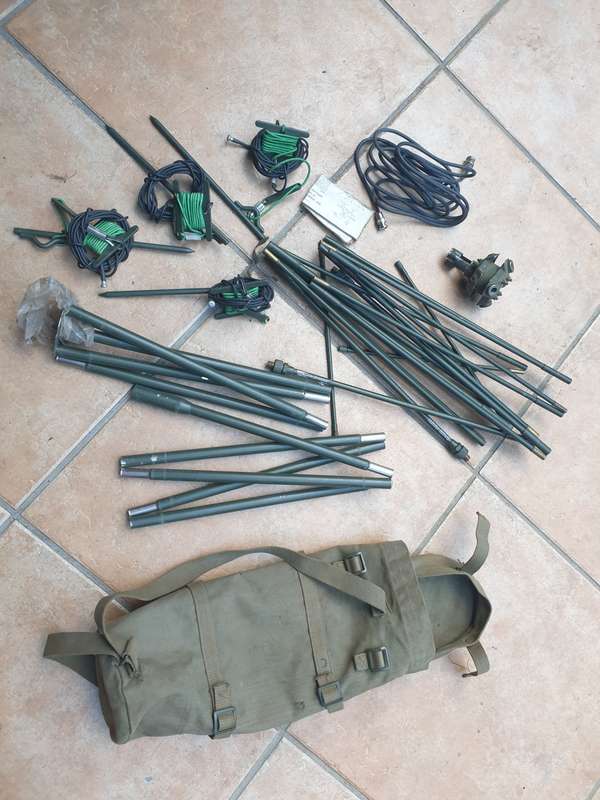 original & complete SADF issue/used DSCONE type VHF antennae wth co-ax cable & full mast & carry-bag