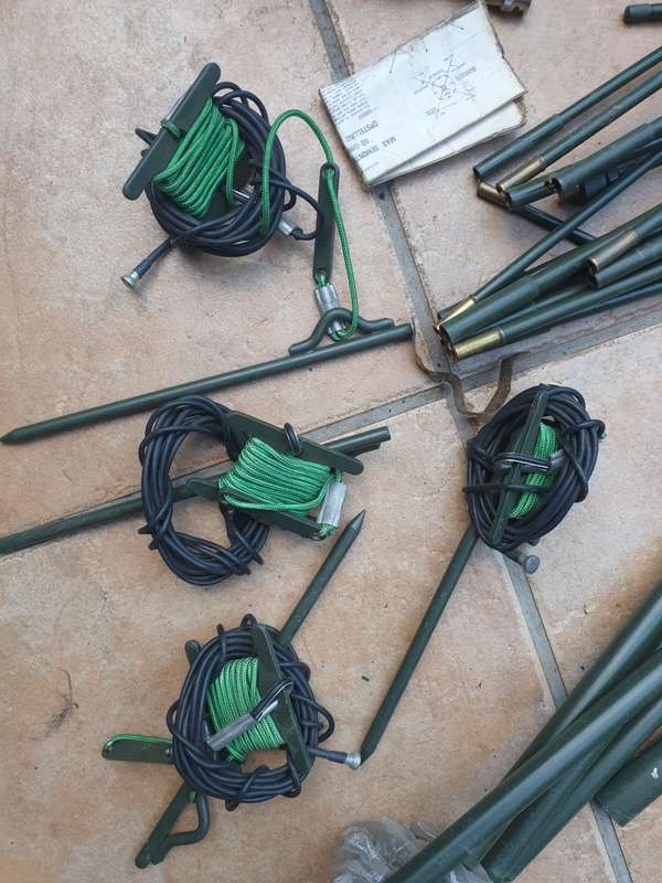 original & complete SADF issue/used DSCONE type VHF antennae wth co-ax cable & full mast & carry-bag